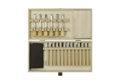 Carving set in tool box