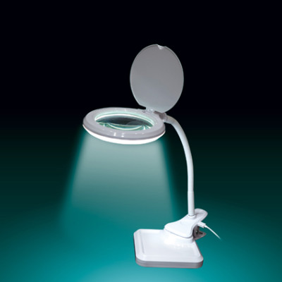 LED magnifying lamp with USB connection