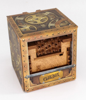 Who will manage to open the box? The Escape Room Challenge Schrödinger's Cat